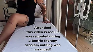 Camera escondida filma paciente sendo tocada pelo terapeuta - Massagem tântrica - VIDEO REAL